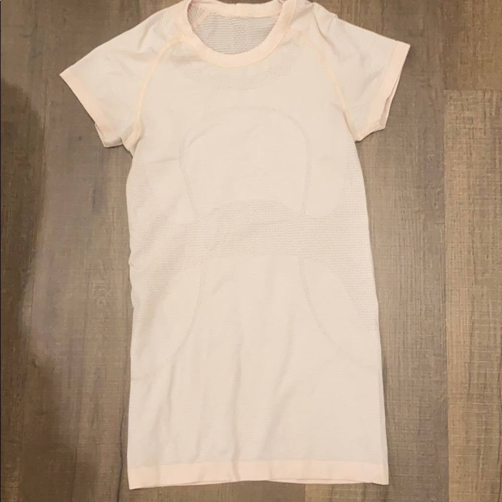 Lululemon size 4